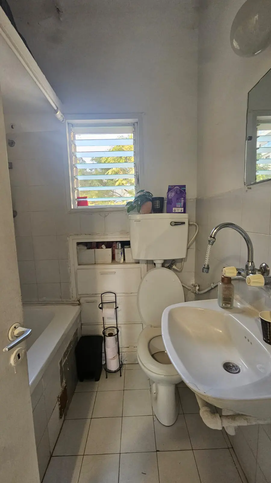 da305df7-5be4-4a2e-b6ba-eecc04e5a663